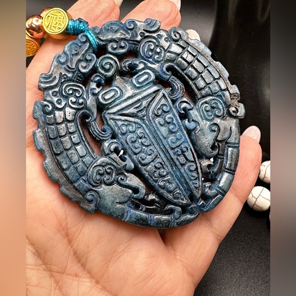 ANTIQUE JADE CHAN LOONG ( 蝉 龙 ) + CALCITE NATURAL STONE NECKLACE one size - Picture 7 of 11